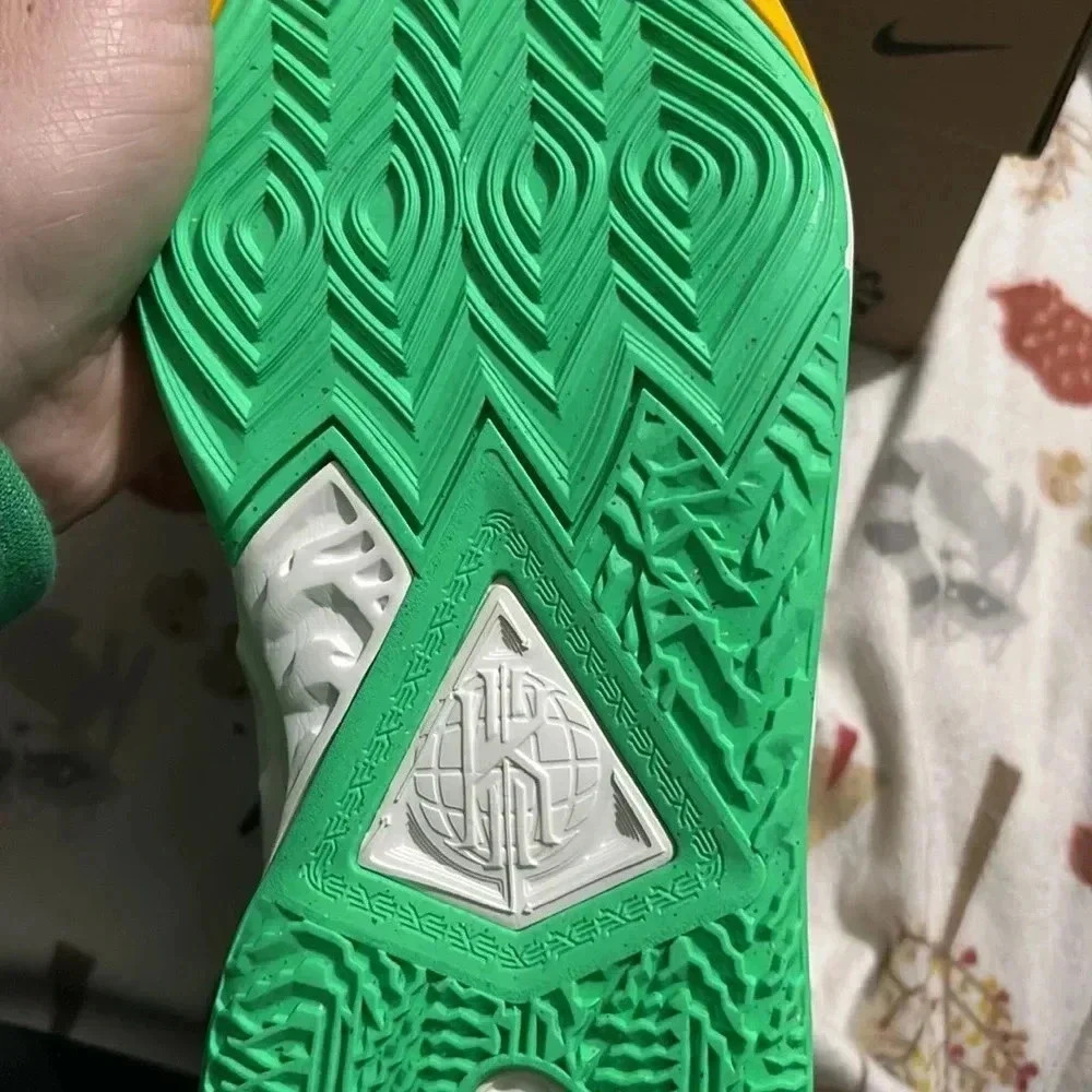 ‎Nike - Picture 4 of 4
